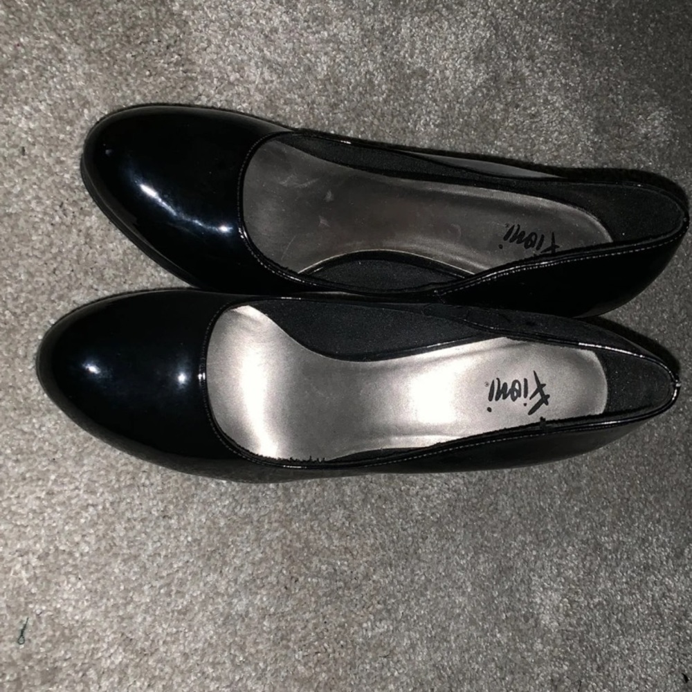 Black closed toe heels